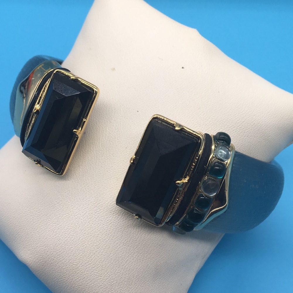 Baguette Break Hinged Bracelet - Picture 3 of 3
